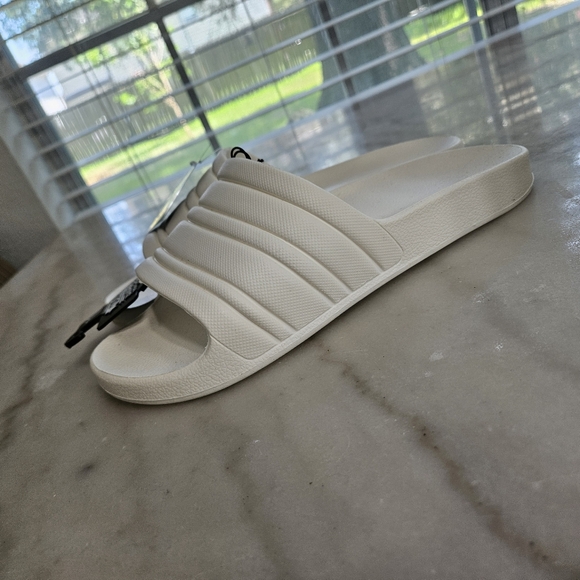New Athletic Works White Slides - NWT - Picture 11 of 11
